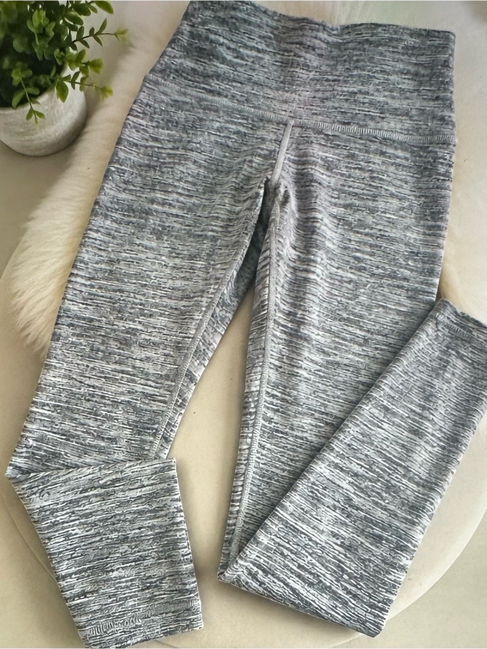 LULULEMON ATHLETICA Ladies Leggings — Gray Heather